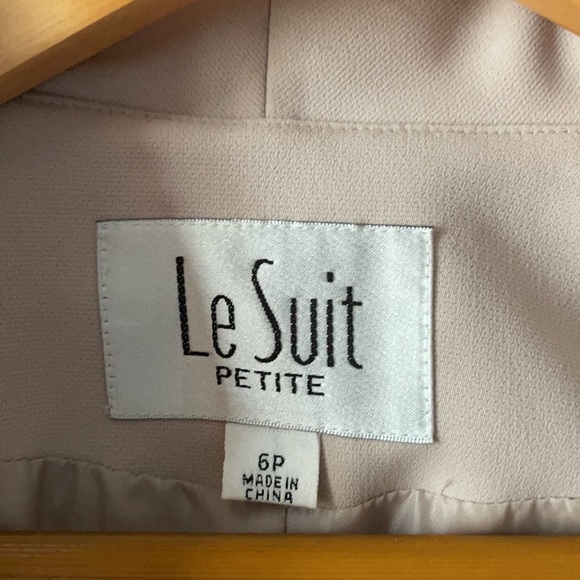 Brand new suit. Never worn - Picture 3 of 4